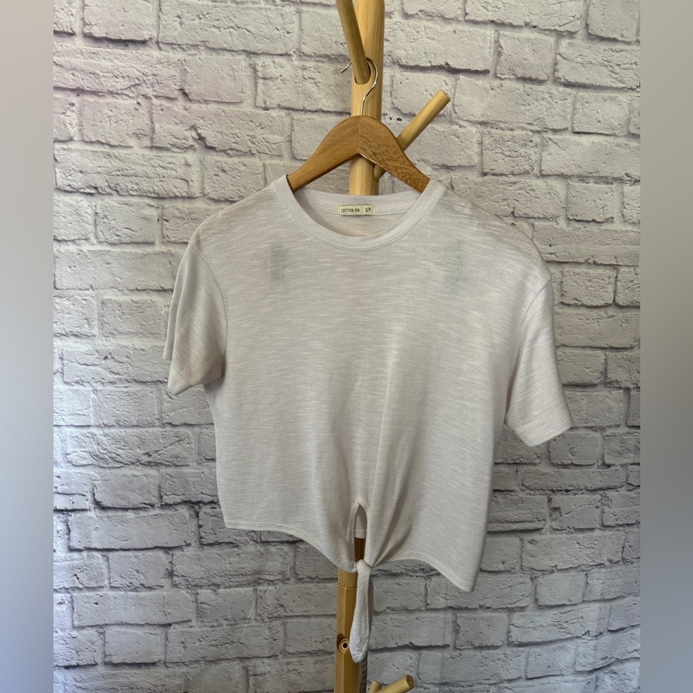 Cropped white tee